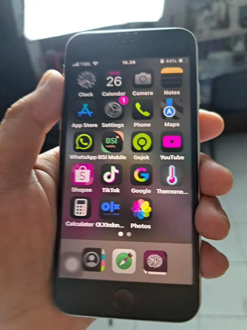 Iphone, Se 3 Generasi 3 th 2022, 64 GB