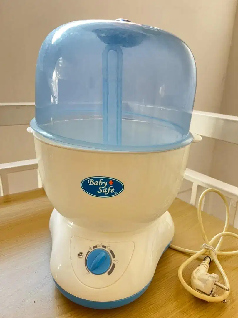 Sterilizer botol bayi merk Baby Safe