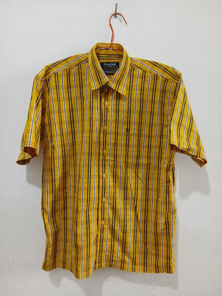 Kemeja Gioven Kelvin Paris size L