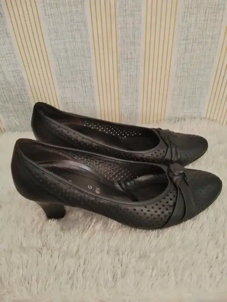 Sepatu kulit wanita Gabor size 6,5
