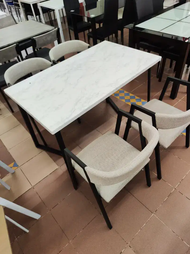 Jual Murah Set Meja Makan