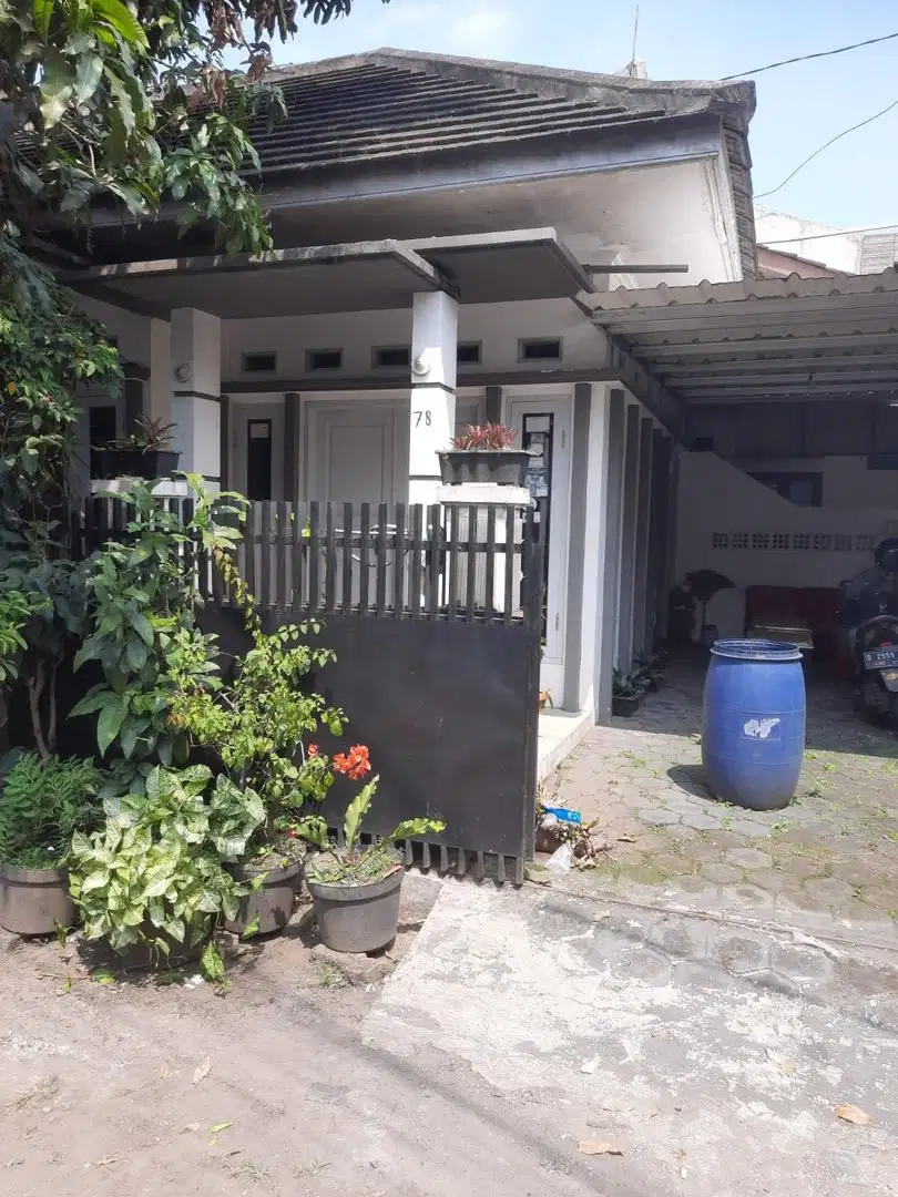 Jual rumah di dekat transmart bandung