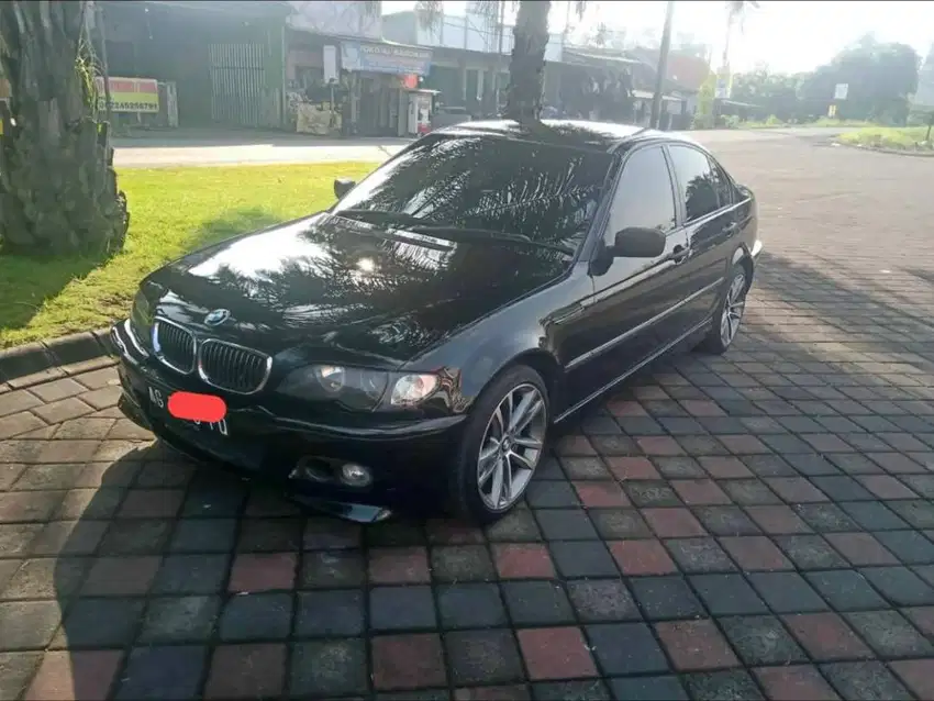 Di jual mobil BMW E46 AT