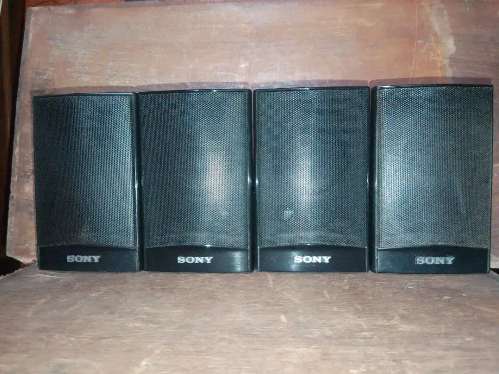 Sony speaker metal case, full ori, utuh, mulus, bisa digantung
