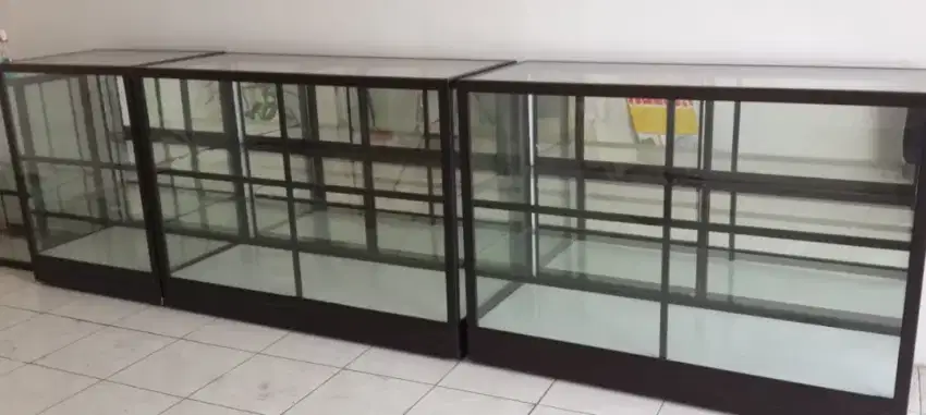 Dijual etalase murah