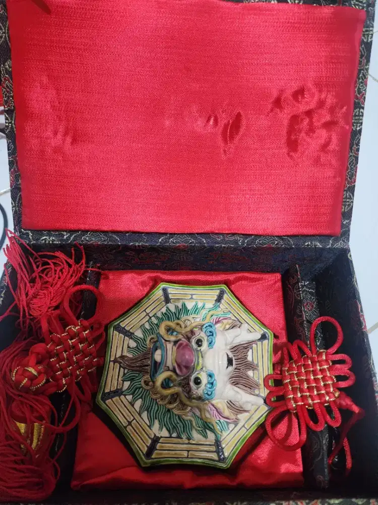 Taiwan Koji Pottery Cochin Wucai Porcelain Dragon n Box
