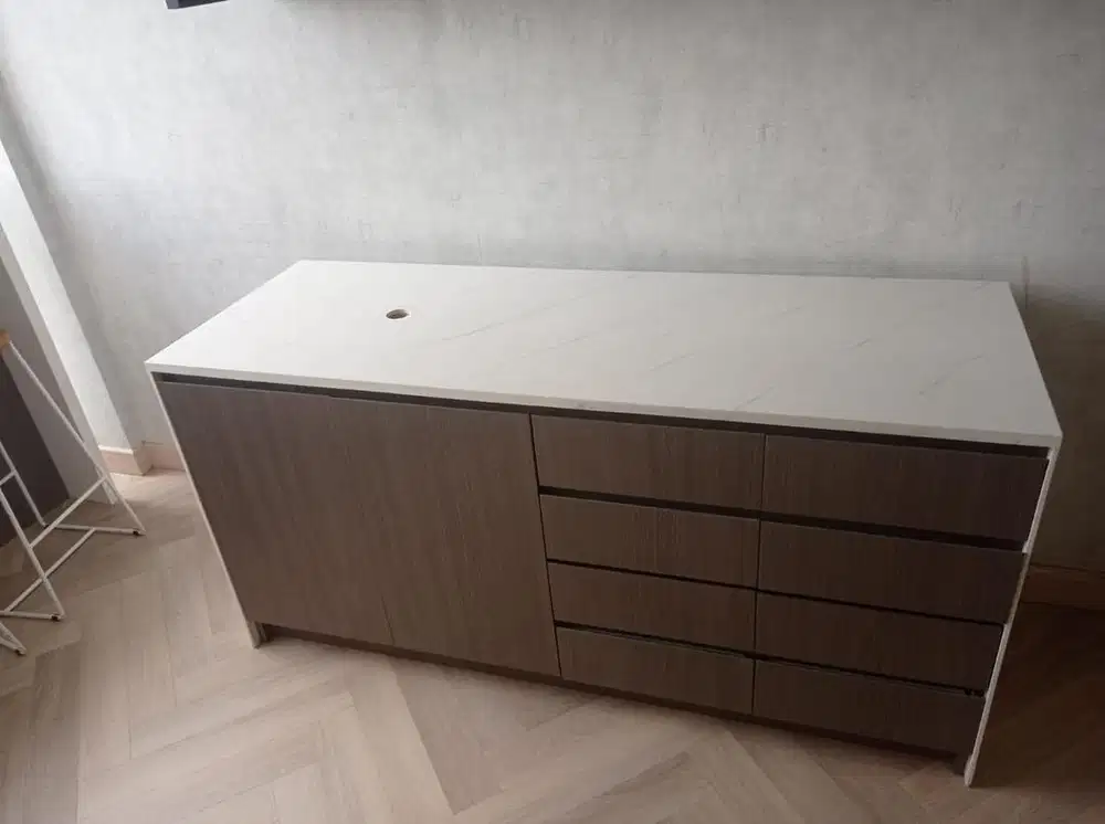 DIJUAL RUGI MEJA - LIKE NEW MEJA RAK LEMARI MULUS