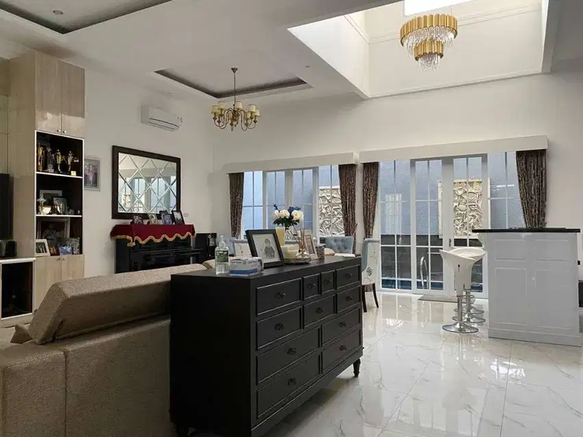 Rumah Baru Bergaya American Classic ,Di Kebayoran Baru Jakarta Selatan