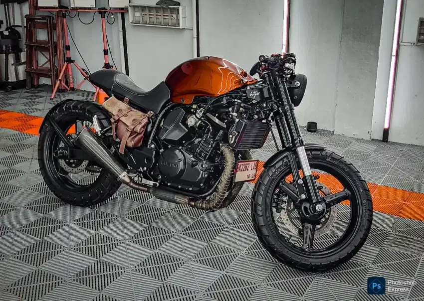 Suzuki GW-250 Caferacer Fullpaper