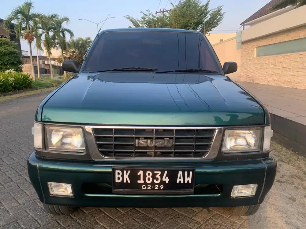 Isuzu Panther New Hi-Grade Tahun 1999 Dijual