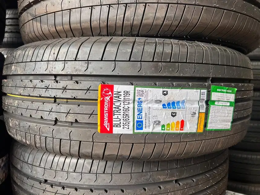 Ban Hiace Premio 235/65 R16 Armstrong