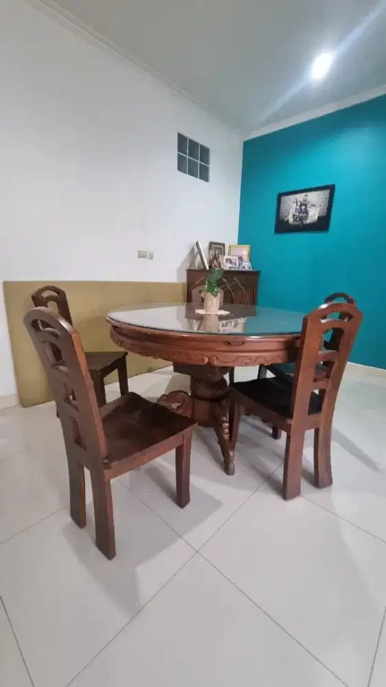 Meja makan Jati Antik