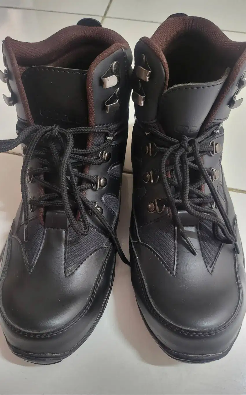 Sepatu Boot Crocodile