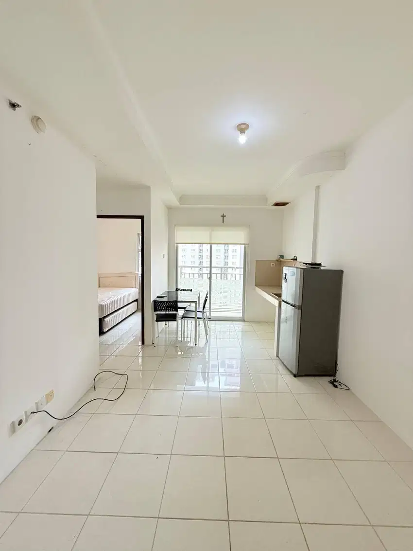 Disewakan Apartemen Mediterania Garden 2, 2BR Semifurnish Luas 44m2
