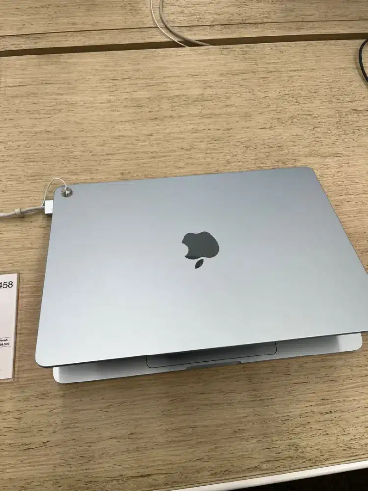 Kredit Macbook Air M3 13 inch hanya dengan KTP