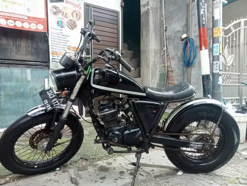 Sepeda bomber mesin verza