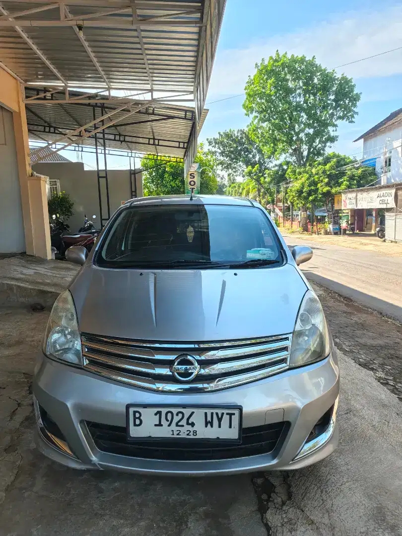 Grand livina xv matic 2012