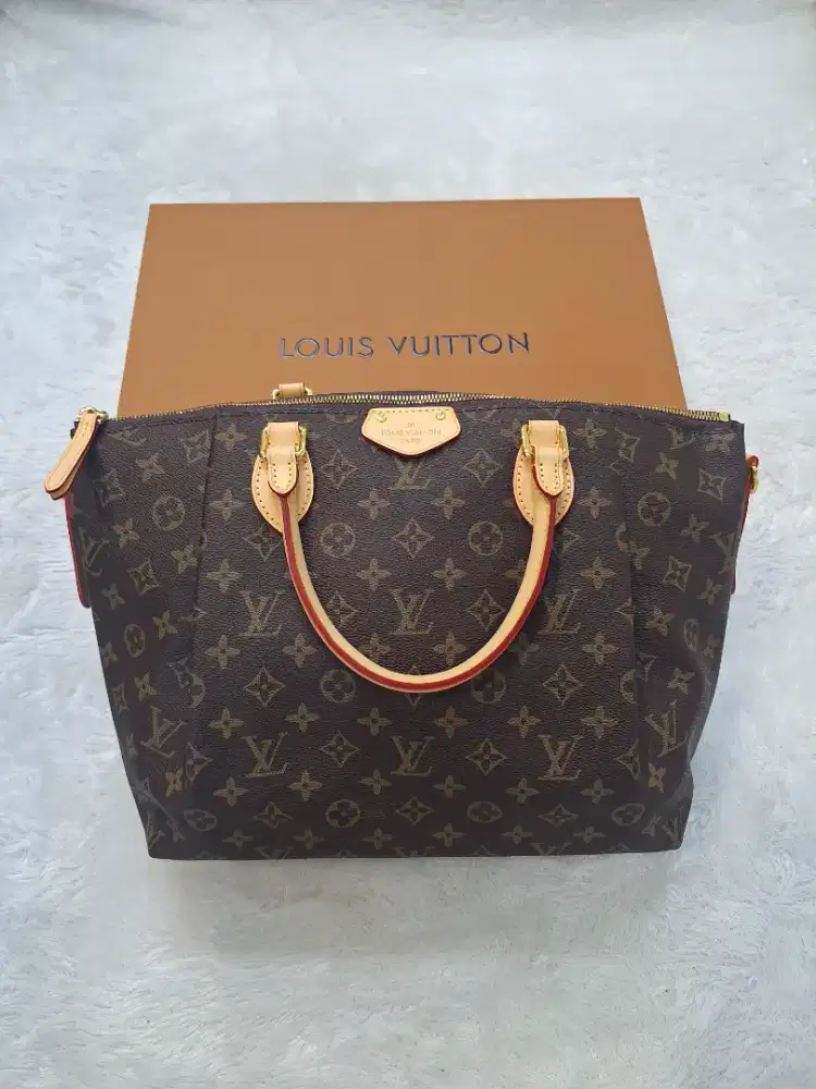 Luxury LOUIS VUITTON handbag sangat mewah dan elegan banget