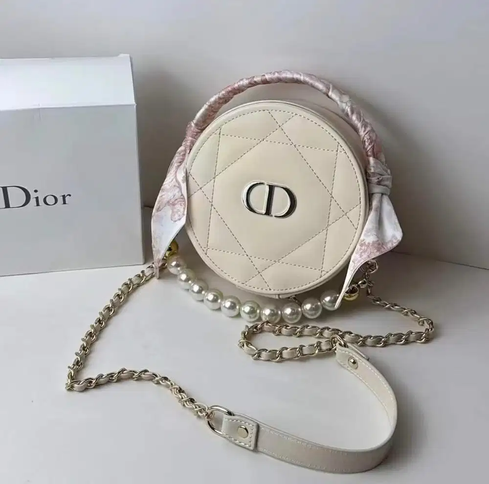 Vip Gift Beauty Vanity Slingbag D!0r