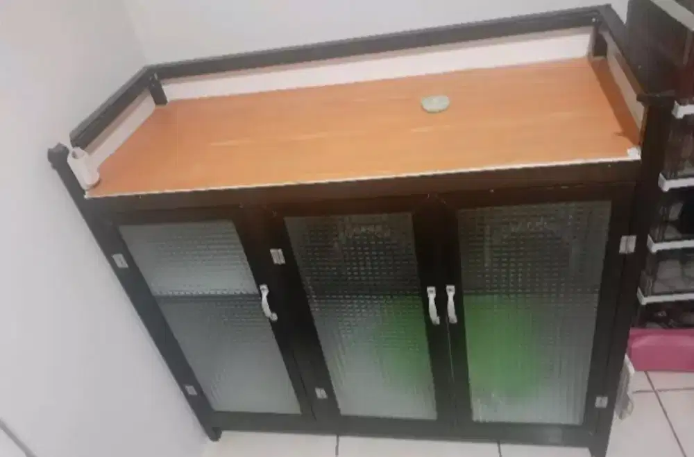 Rak piring dan meja kompor