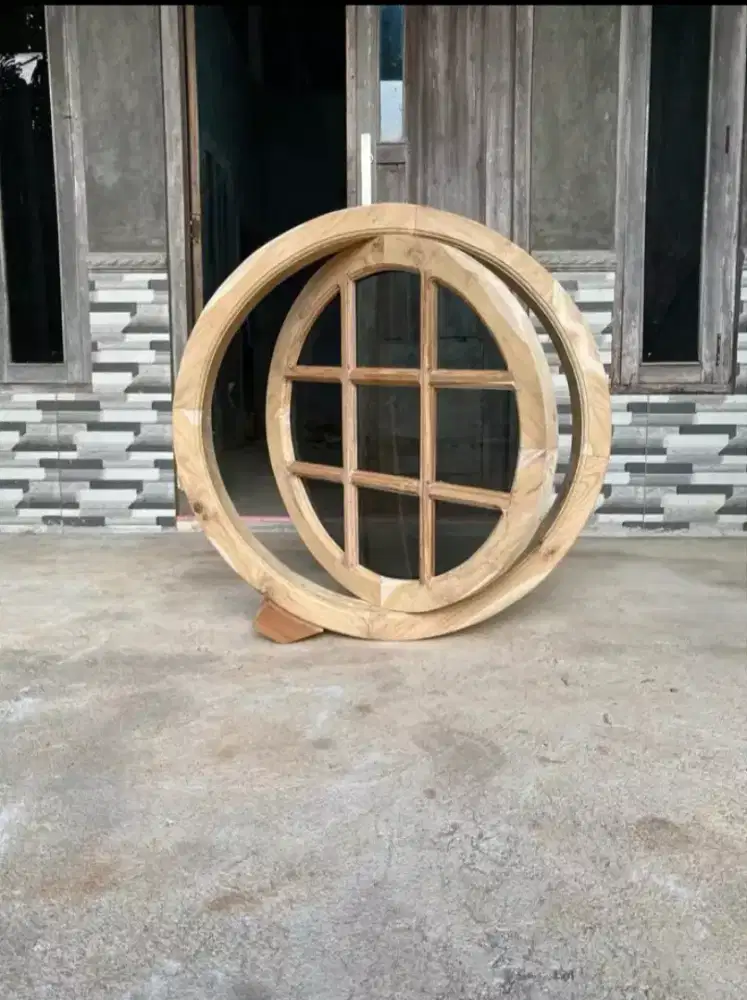 Jendela bundar kayu jati solitd