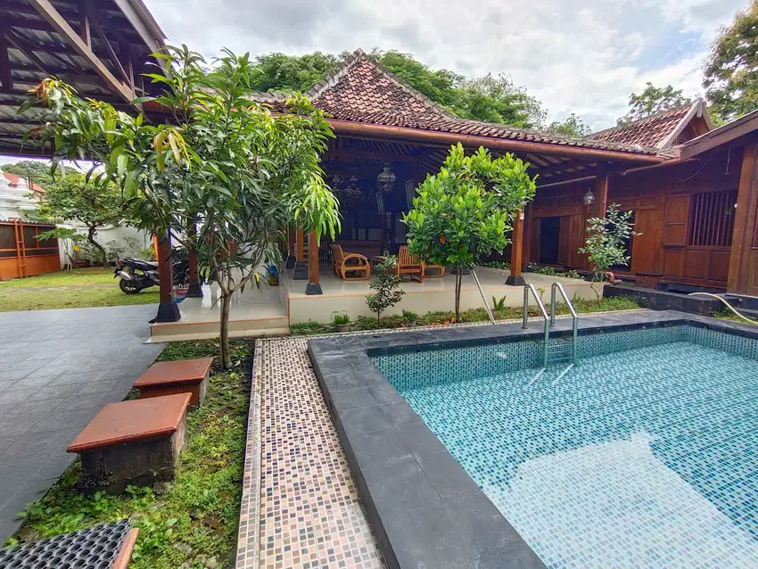 Rumah Joglo Jalan Kaliurang Dekat Kampus Uii
