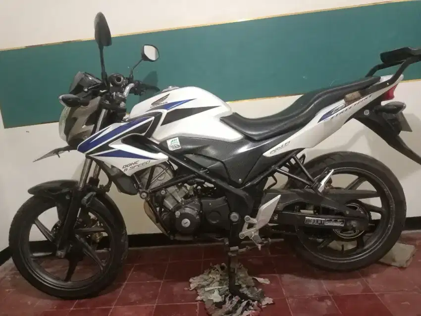 dijual sepeda motor Honda cb 150R pemakaian pribadi