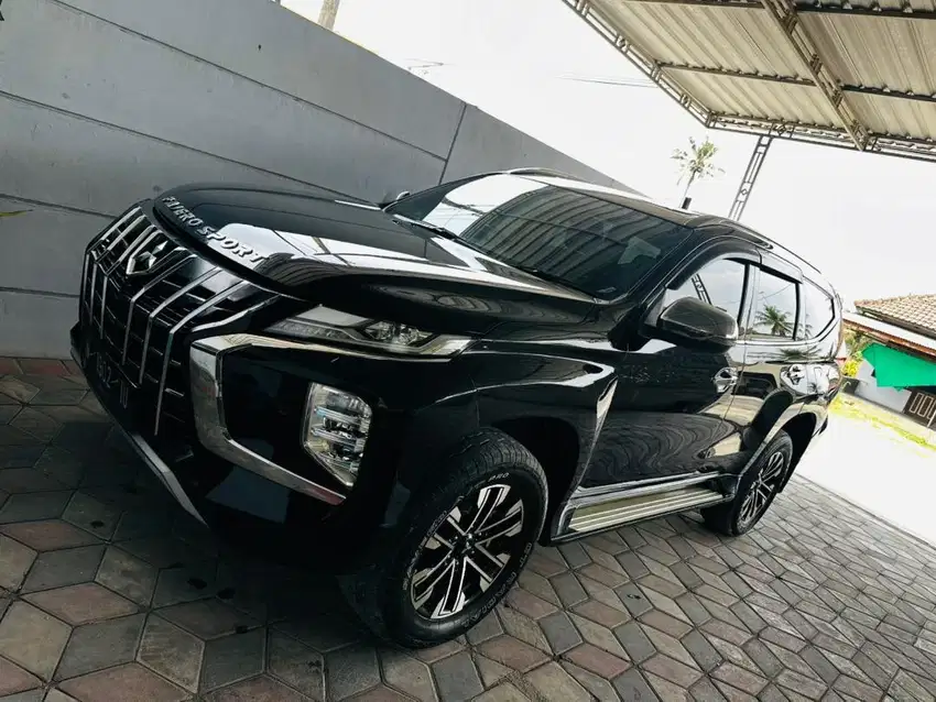 Pajero 2022 Dakar hitam sanruf automatic