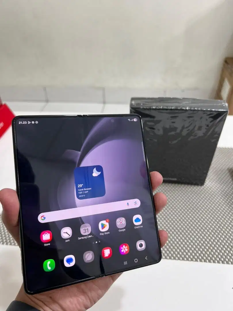 Samsung Galaxy Fold 5 12/256 resmi sein