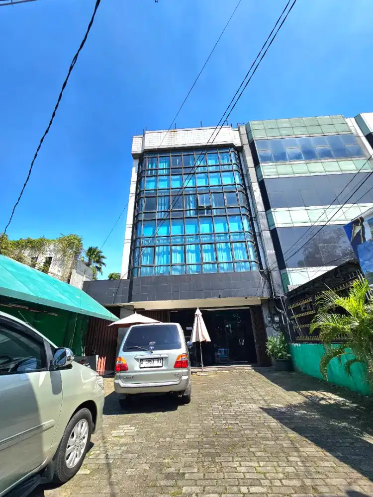 Ruko 4 lantai termurah di jalan utama  rawamangun jakarta timur