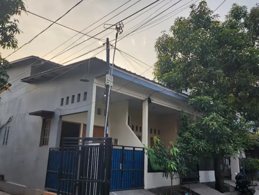 DIKONTRAKAN SEMI RUMAH