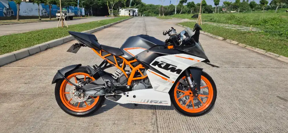 KTM RC 390 2015