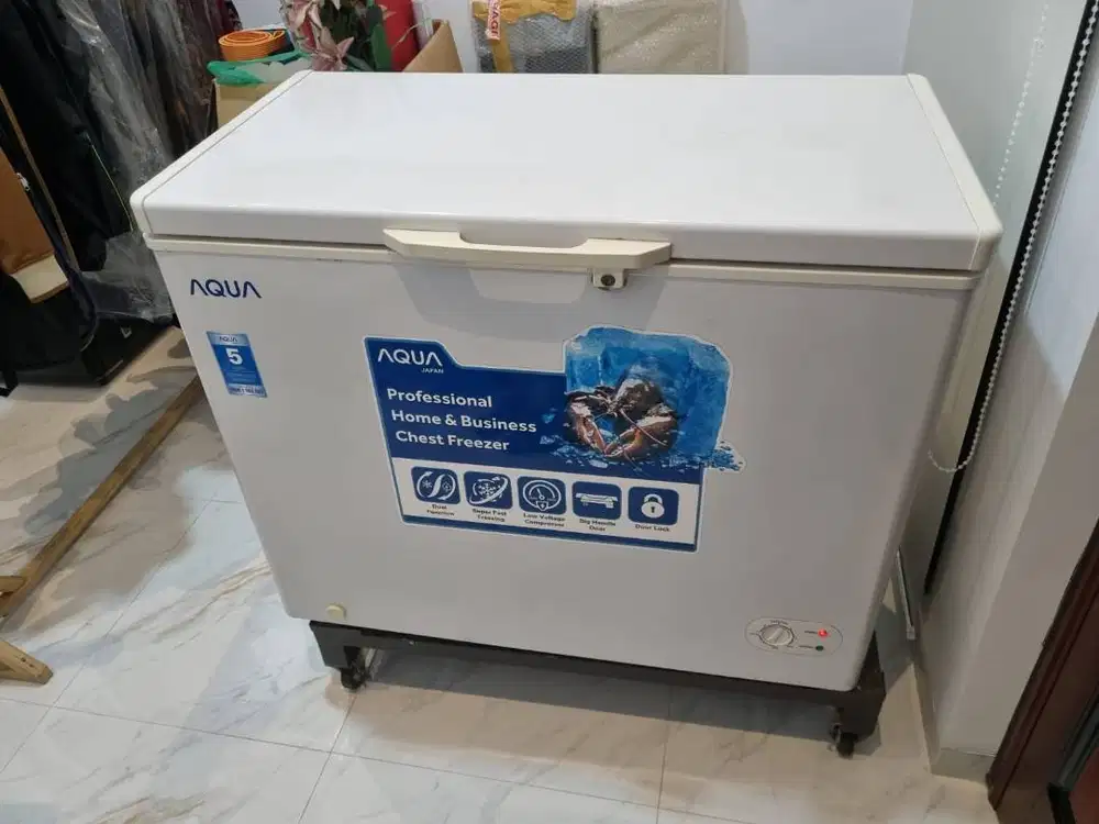 DINGIN MAKSIMAL, HEMAT ENERGI!  ️Freezer Aqua AQF 200