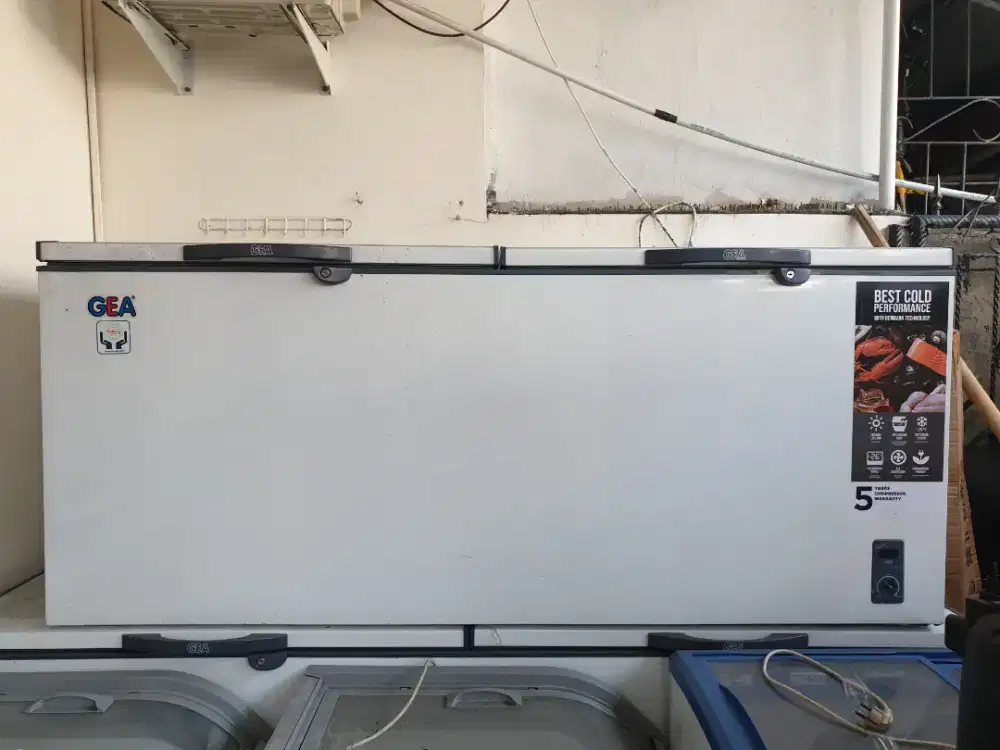 Di jual freezer merk GEA