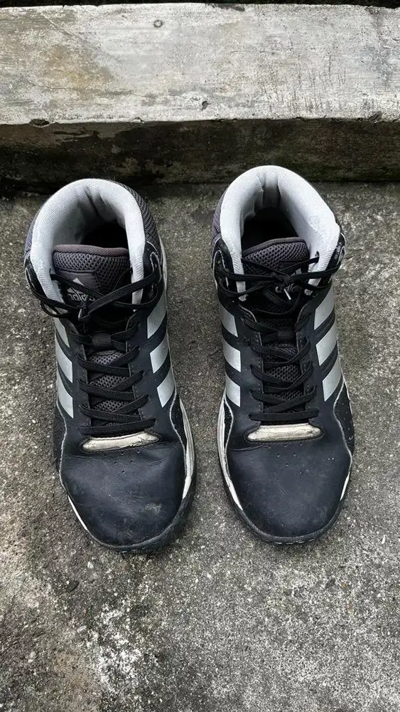 Sepatu adidas cloudfoam uk 42