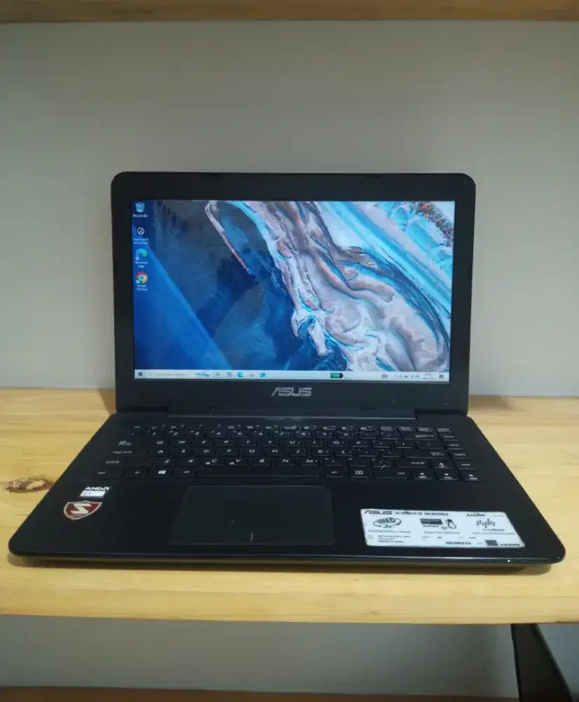 Asus slim X454W AMD E1-6010 Radeon R2 DDR 10GB SSD 128GB 14 1.5 Jam