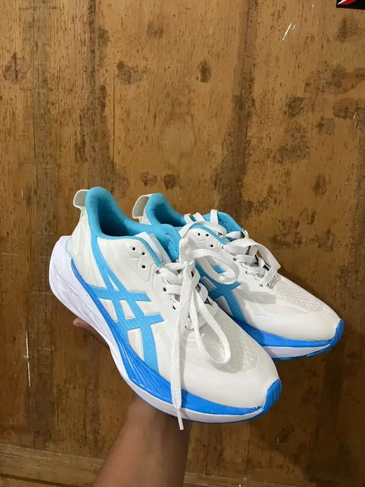 Sepatu asics raning
