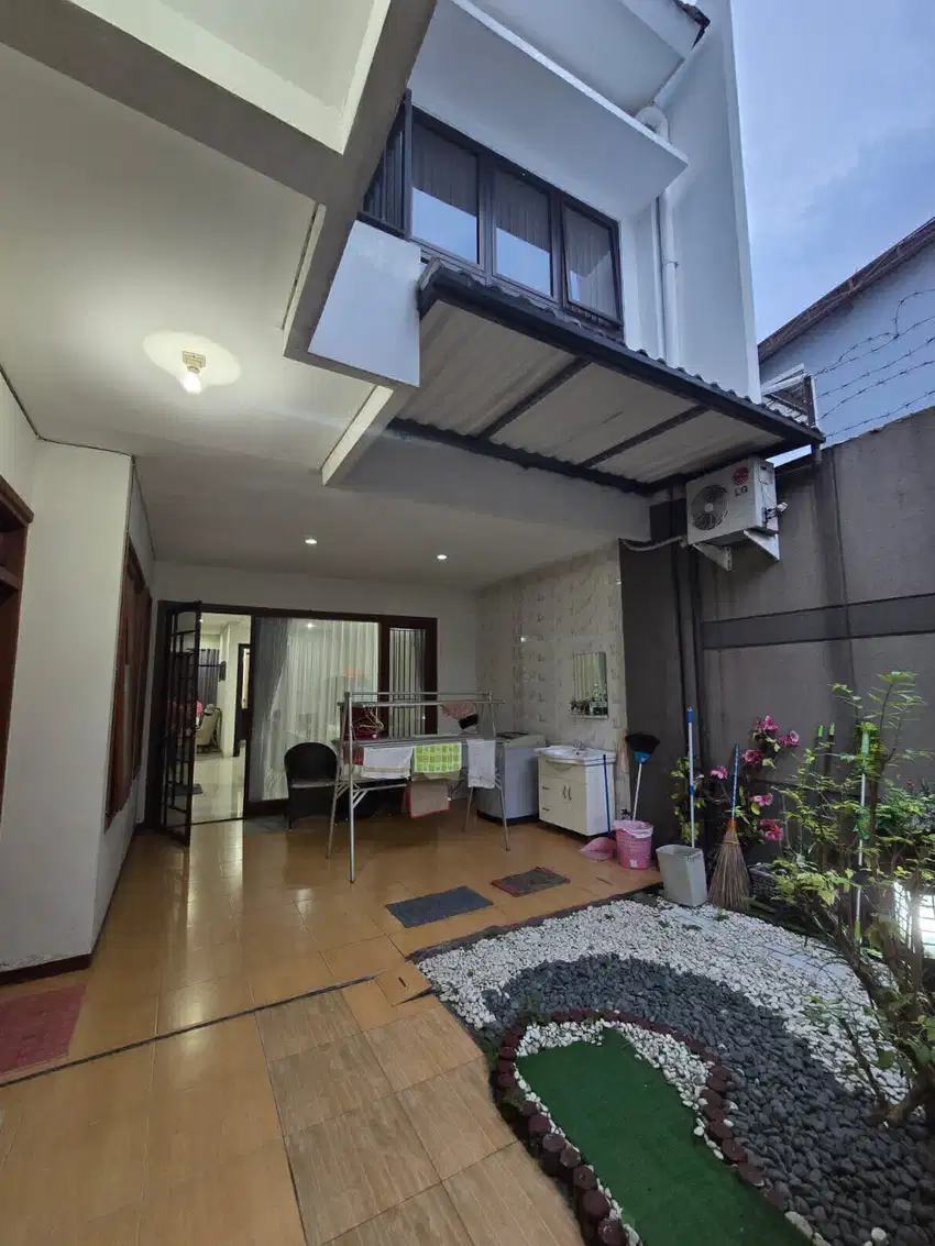 Disewakan Rumah Full Furnish Simpang Darmo Permai