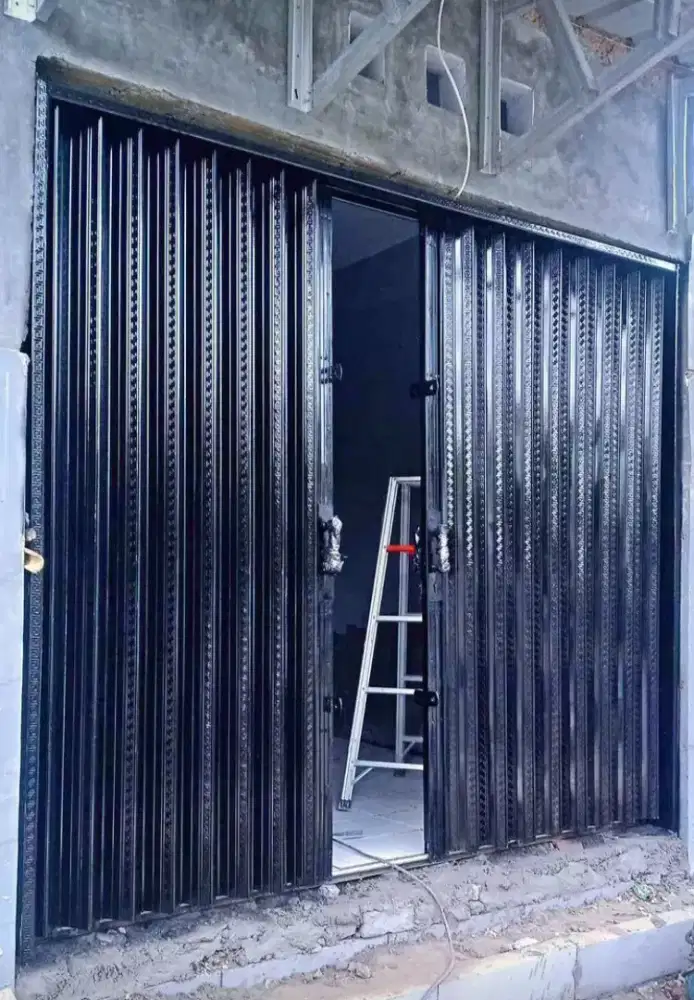 Folding gate dan rolling door