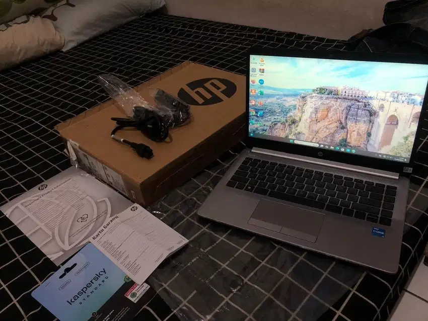 Laptop HP 240 G9 Core i3 512GB 8GB WIN 11