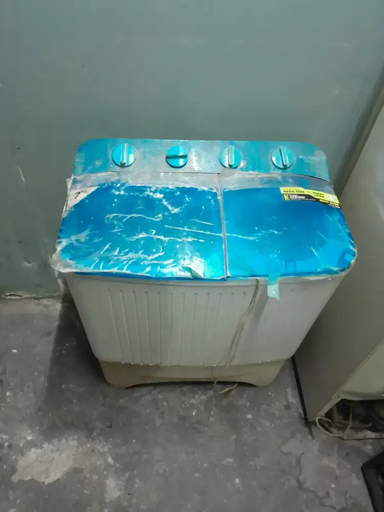 Mesin cuci 2 tabung polytron