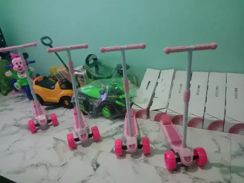 Scooter toys baru cuci gudang murah