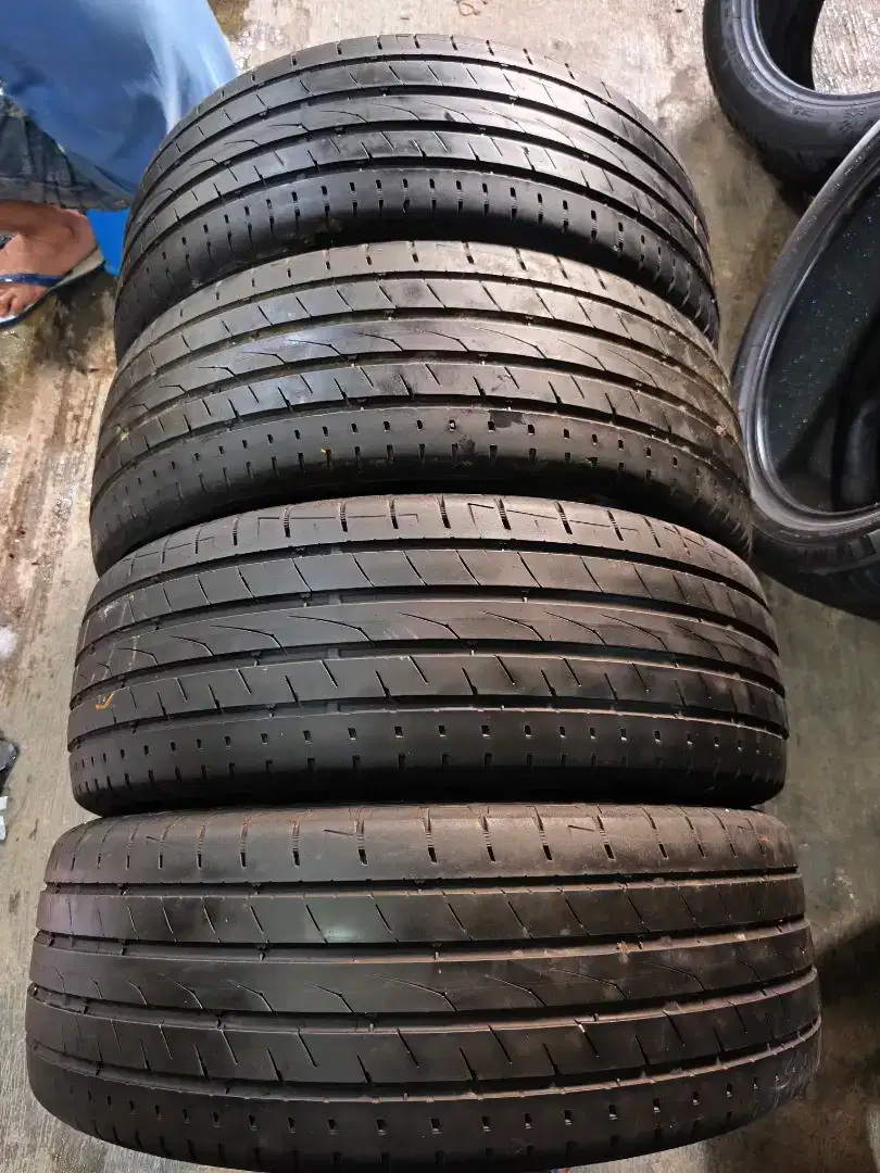 Continental 225 55 R19