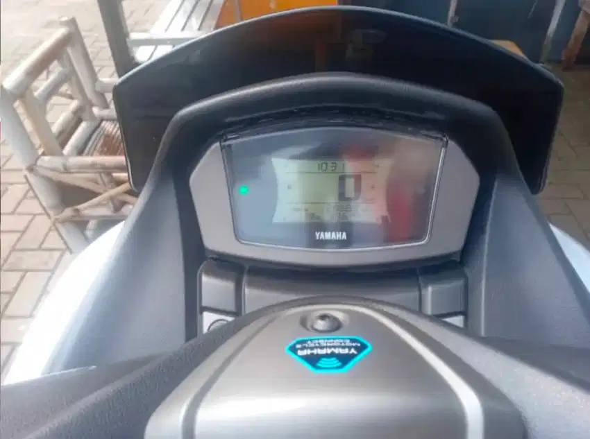 Nmax 155 2023 Silver gold