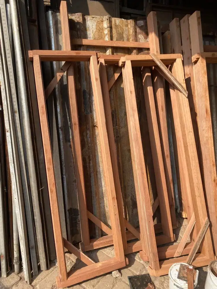 Kusen Pintu dan jendela kamper