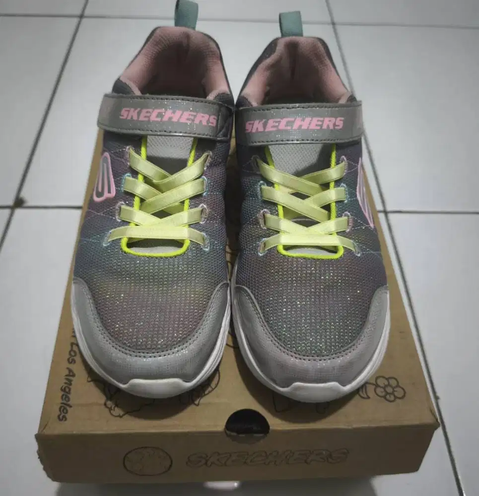 ORIGINAL SKECHERS Snap Sprint 2.0 Stars Away