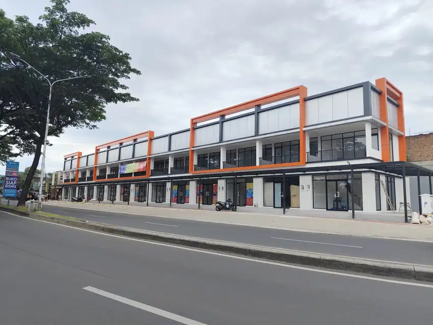 Ruko Vazza Avenue lokasi strategis di Graha Raya Bintaro
