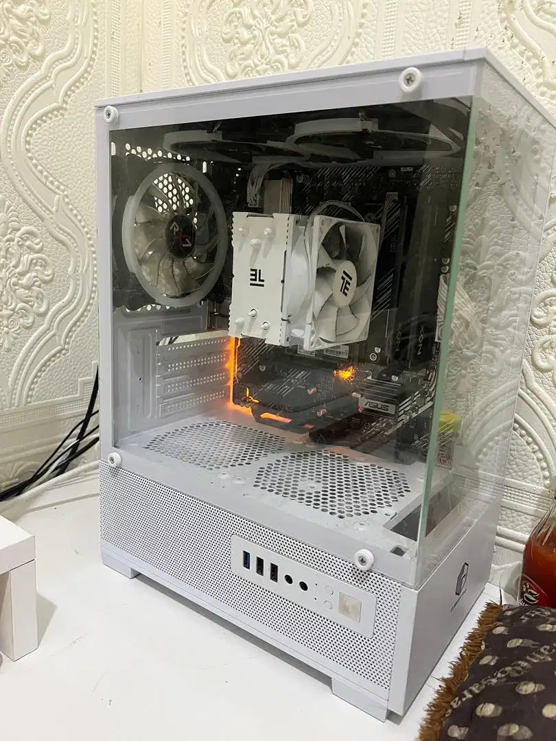 Monitor dan CPU AMD Ryzen 5