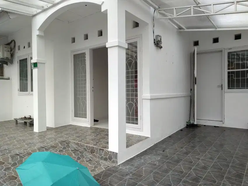 DIJUAL RUMAH CANTIK RAPIH SIAP HUNI DI DUKUH ZAMBRUD KOTA BEKASI