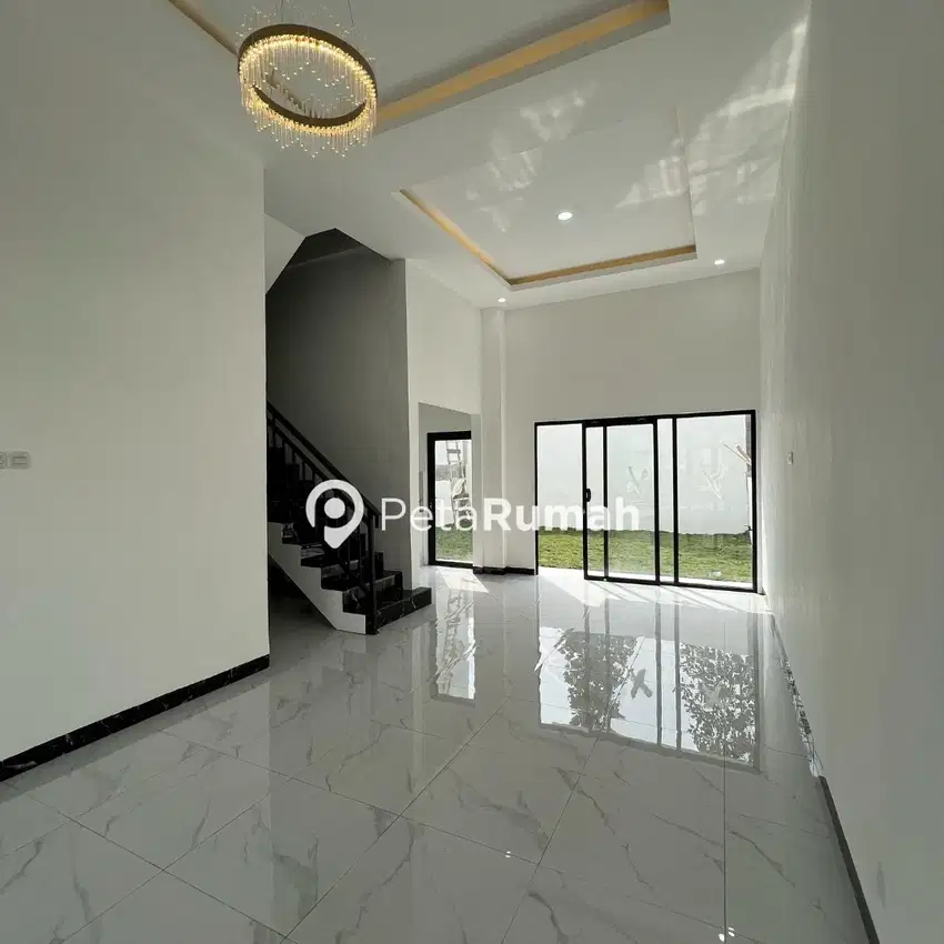 Rumah Cantik Lebar 7 Murah Daerah Flamboyan Setiabudi